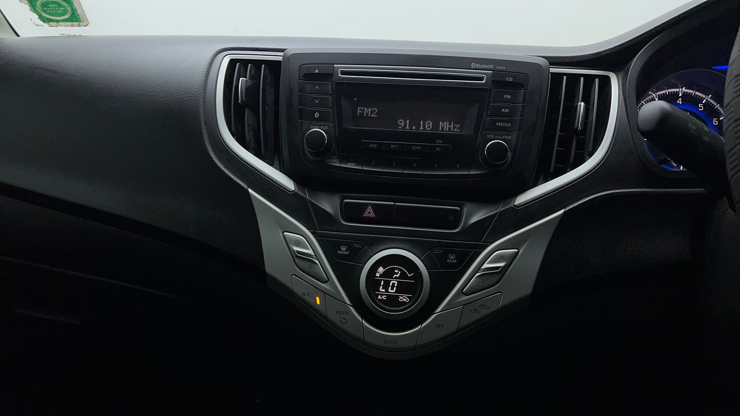 Used 2018 Maruti Suzuki Baleno Zeta 1.2 Petrol Manual interior MUSIC SYSTEM & AC CONTROL VIEW