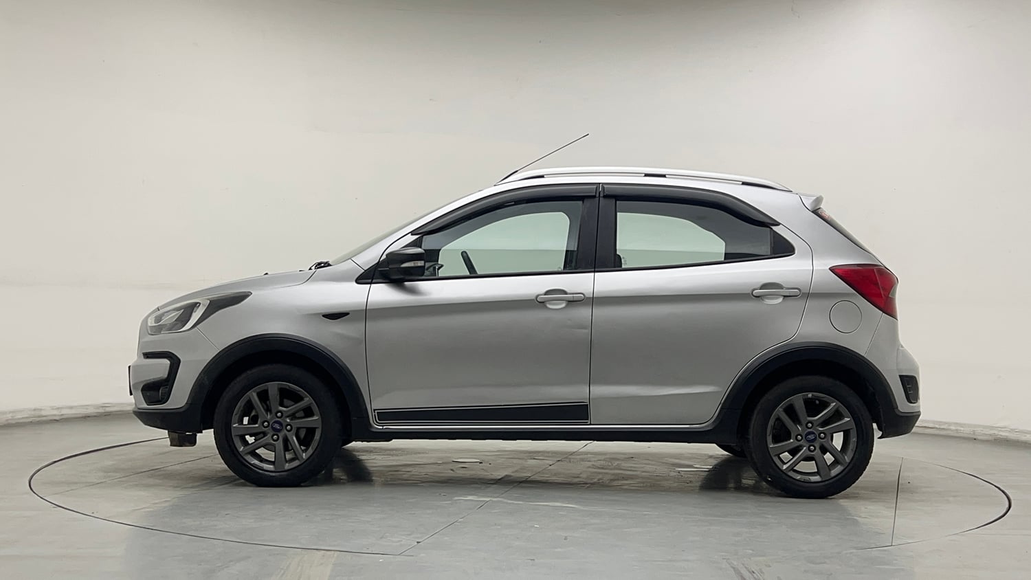 Used 2018 Ford Freestyle Titanium 1.2 Ti-VCT Petrol Manual exterior LEFT SIDE VIEW