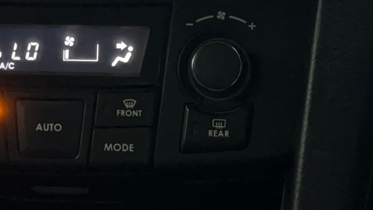 Used 2015 Maruti Suzuki Swift ZXi Petrol Manual top_features Rear defogger