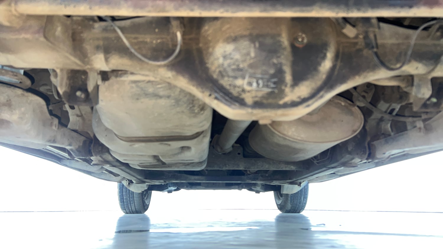 Used 2020 Mahindra TUV300 T4 Plus Diesel Manual extra REAR UNDERBODY VIEW (TAKEN FROM REAR)