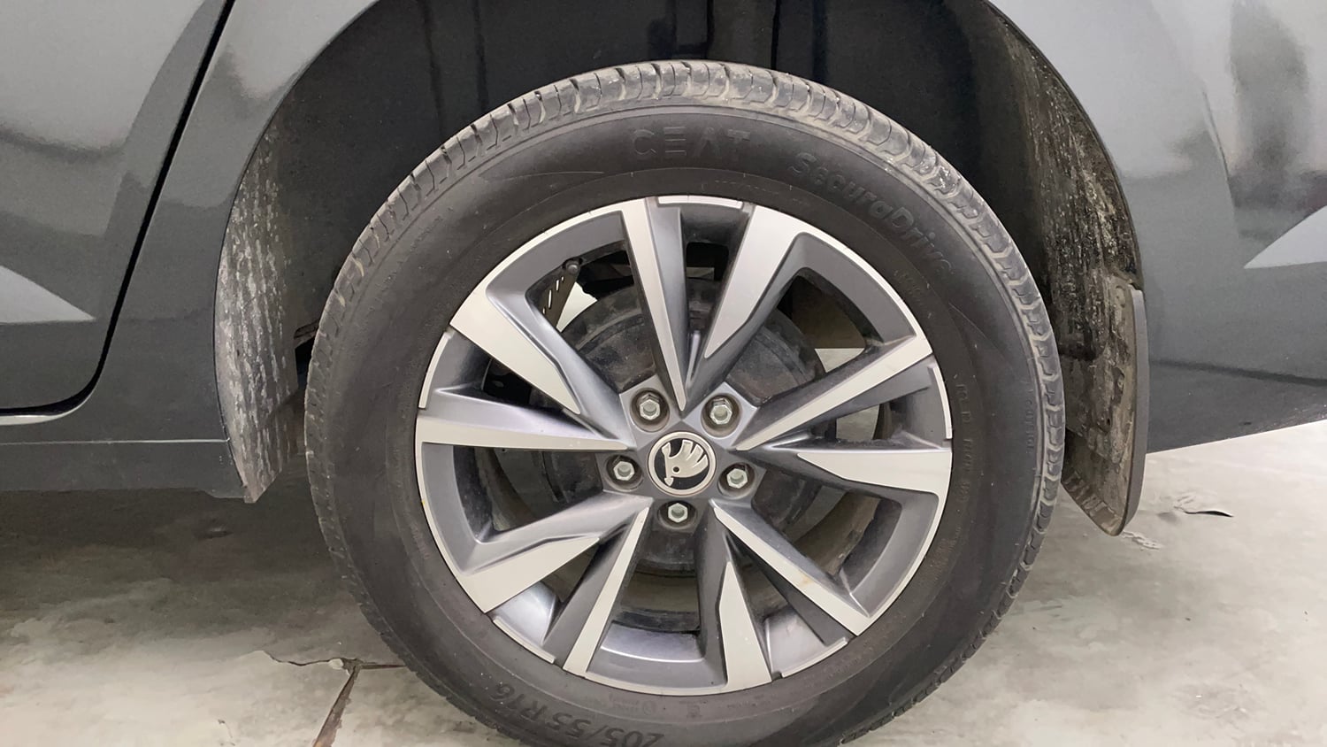 Used 2024 Skoda Slavia Style 1.0L TSI MT Petrol Manual tyres LEFT REAR TYRE RIM VIEW