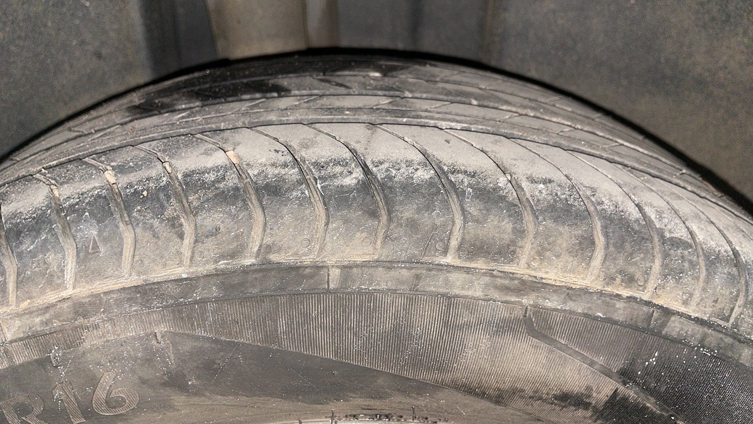 Used 2023 Skoda Kushaq Ambition 1.0L TSI MT Petrol Manual tyres RIGHT REAR TYRE TREAD VIEW