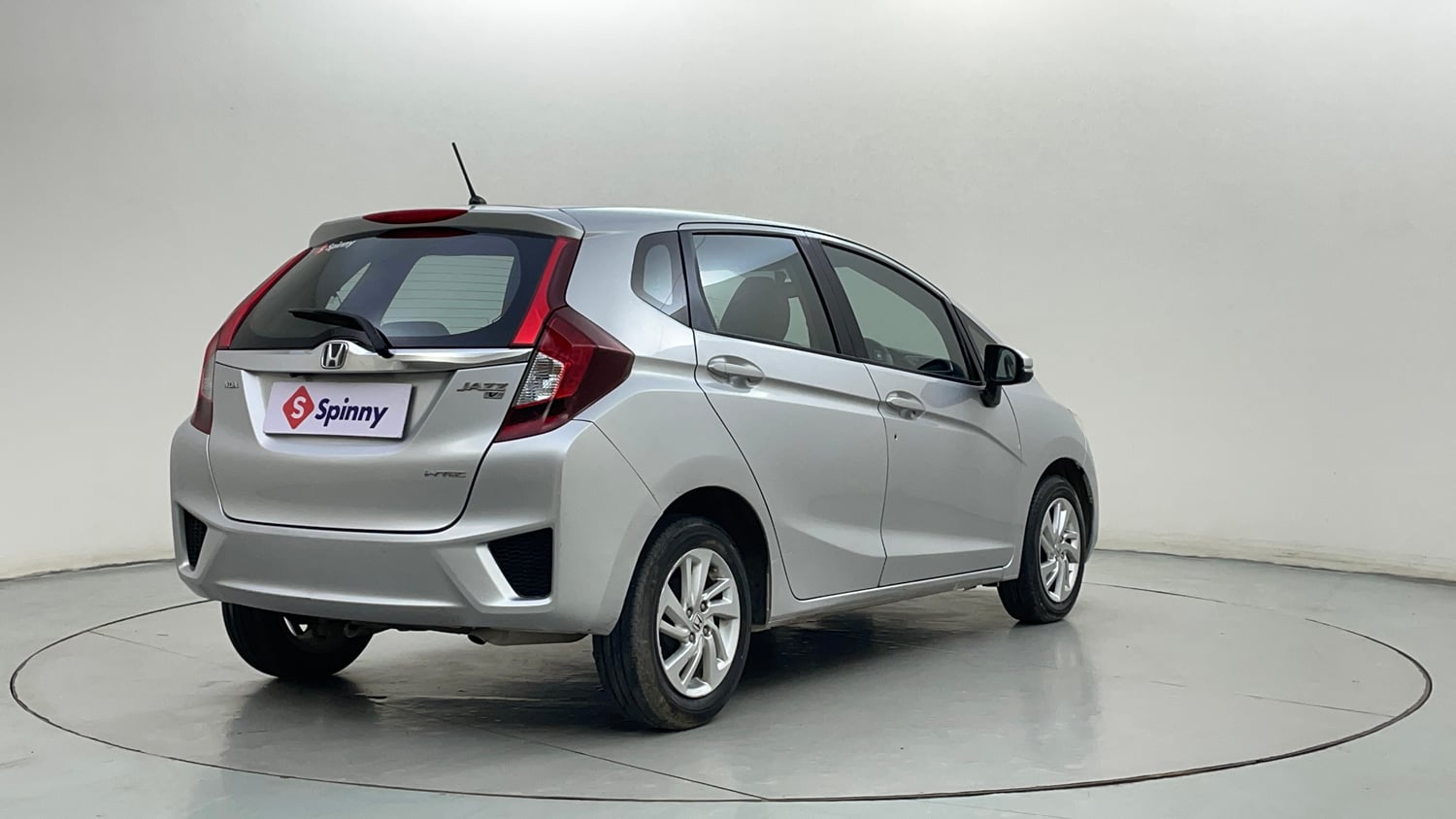 Used 2015 Honda Jazz V AT Petrol Petrol Automatic exterior RIGHT REAR CORNER VIEW