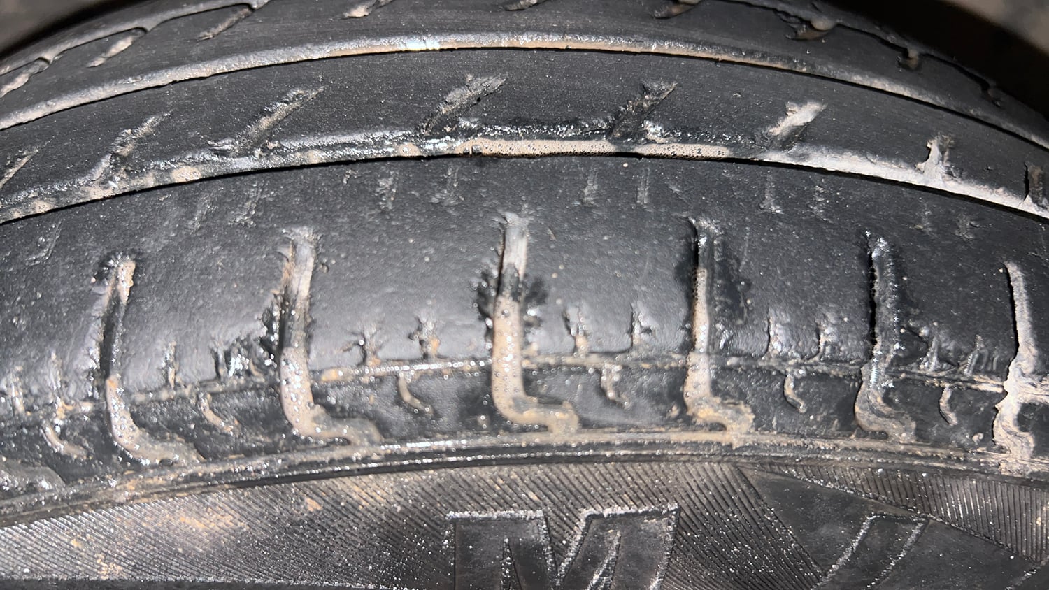 Used 2018 Renault Kwid 1.0 RXT AMT Opt Petrol Automatic tyres RIGHT FRONT TYRE TREAD VIEW