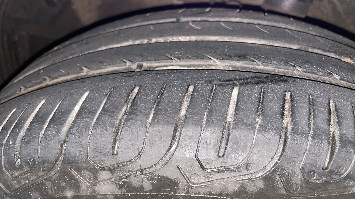 Used 2012 Hyundai i20 Asta 1.2 Petrol Manual tyres LEFT FRONT TYRE TREAD VIEW