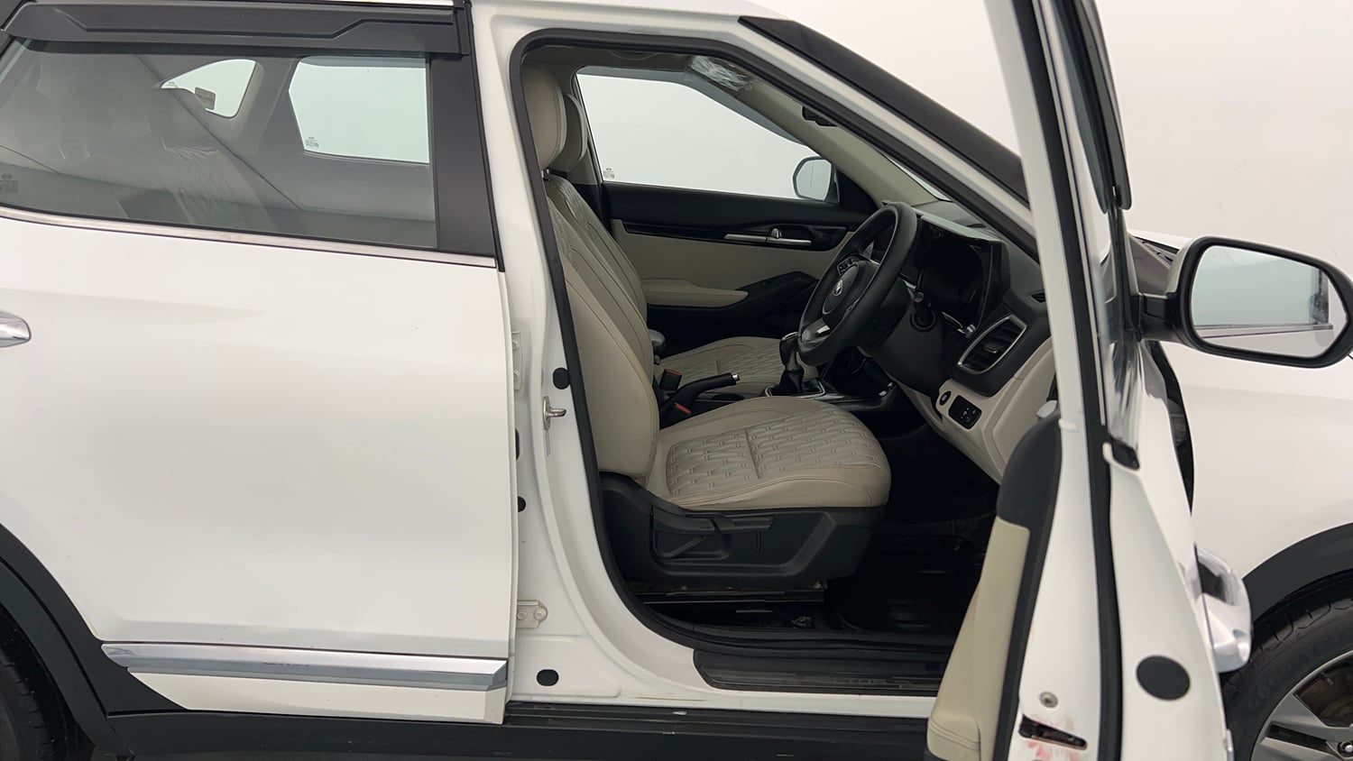 Used 2020 Kia Seltos HTX 1.5 Petrol Manual interior RIGHT SIDE FRONT DOOR CABIN VIEW