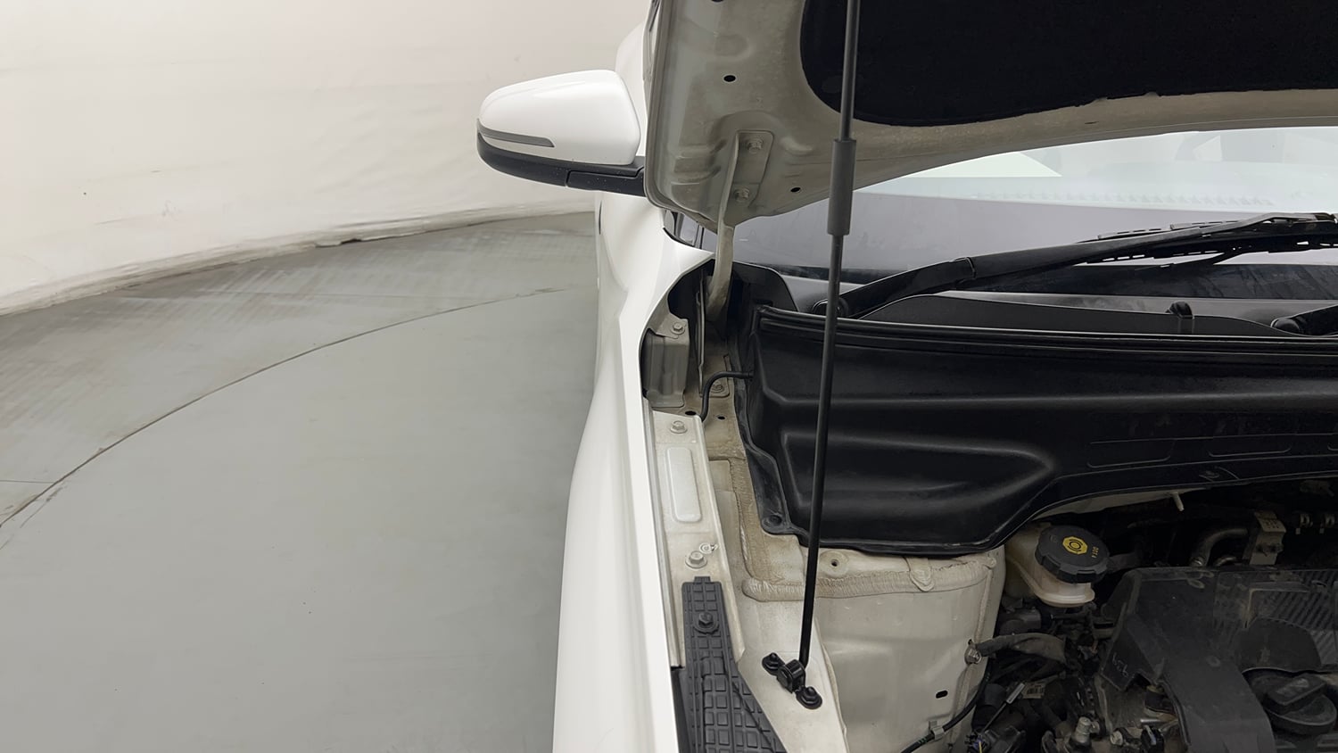 Used 2023 Hyundai Creta SX 1.5 Petrol Petrol Manual engine ENGINE RIGHT SIDE HINGE & APRON VIEW