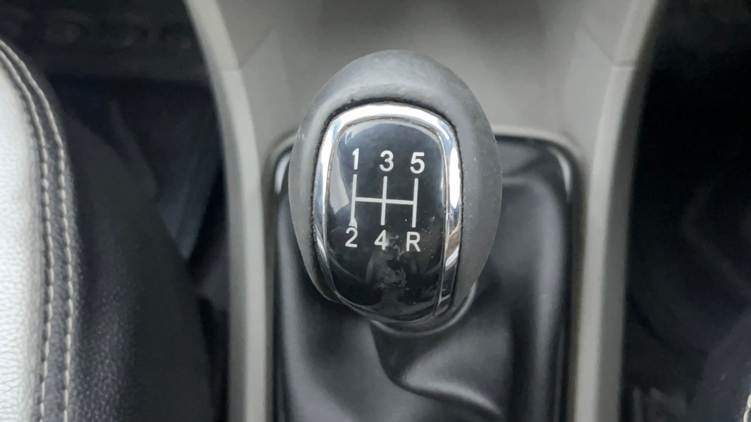 Used 2020 Tata Tiago Revotron XZ Plus Petrol Manual interior GEAR  KNOB VIEW
