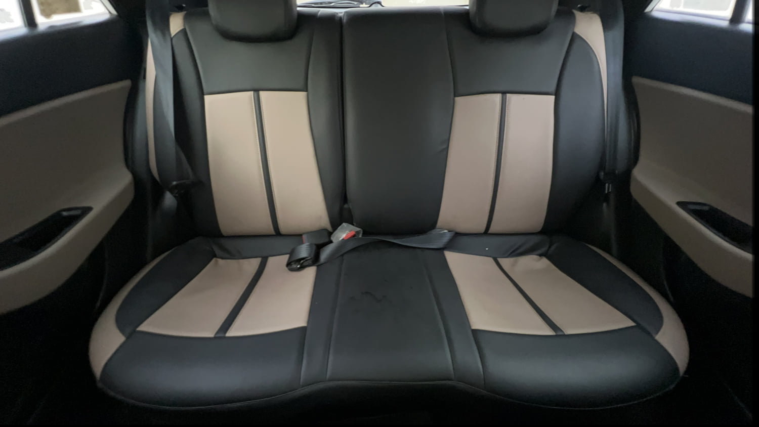Used 2017 Hyundai Elite i20 Asta 1.2 (O) Petrol Manual interior REAR SEAT CONDITION VIEW