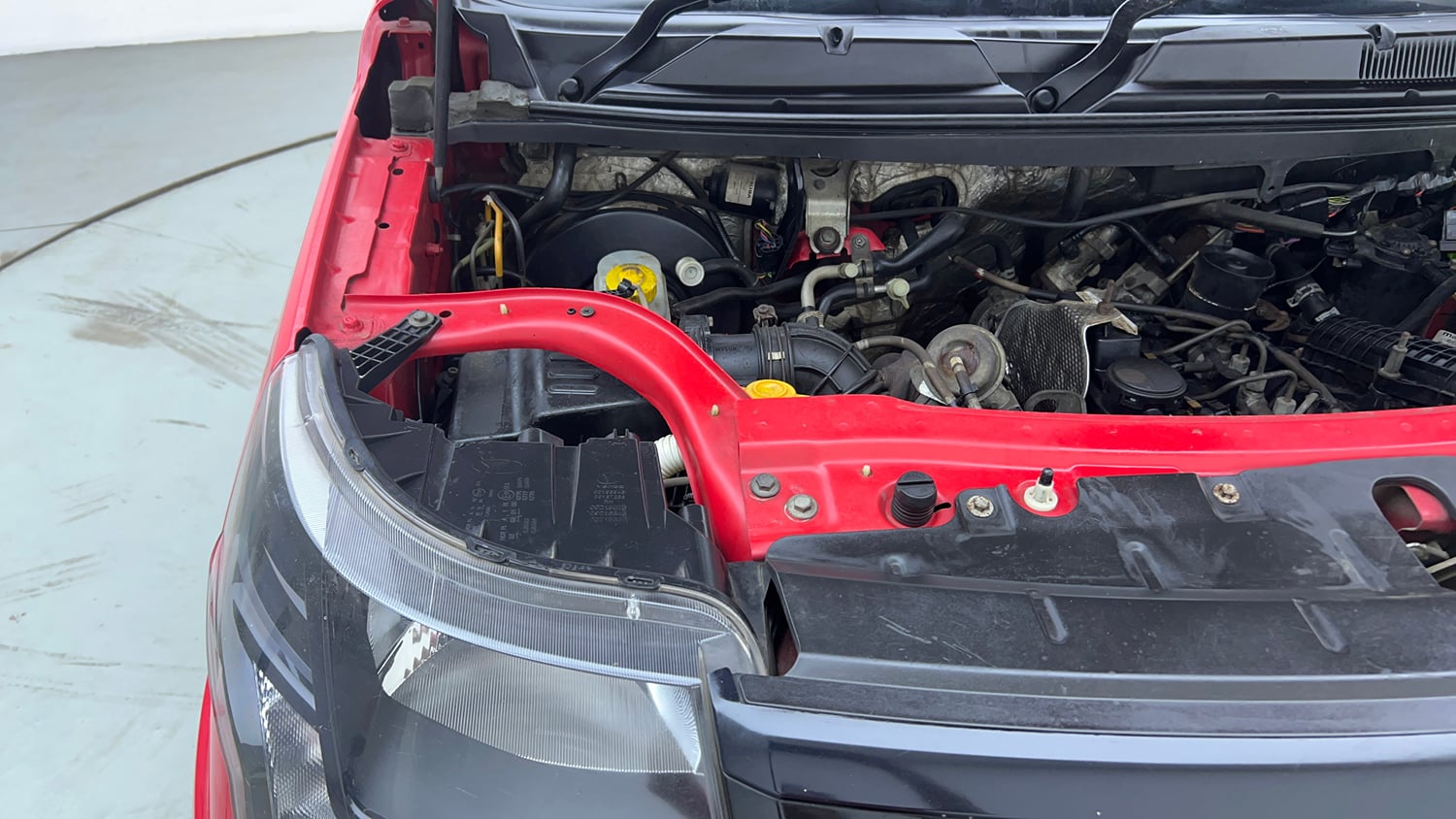 Used 2020 Mahindra TUV300 T4 Plus Diesel Manual engine ENGINE RIGHT SIDE VIEW