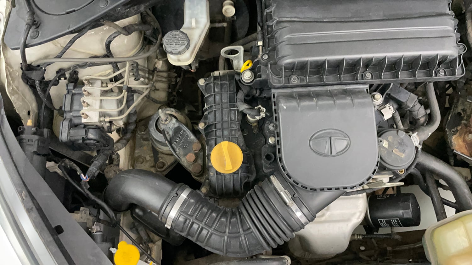 Used 2019 Tata Tiago Revotron XZ Plus Dual Tone Petrol Manual engine ENGINE RIGHT SIDE VIEW