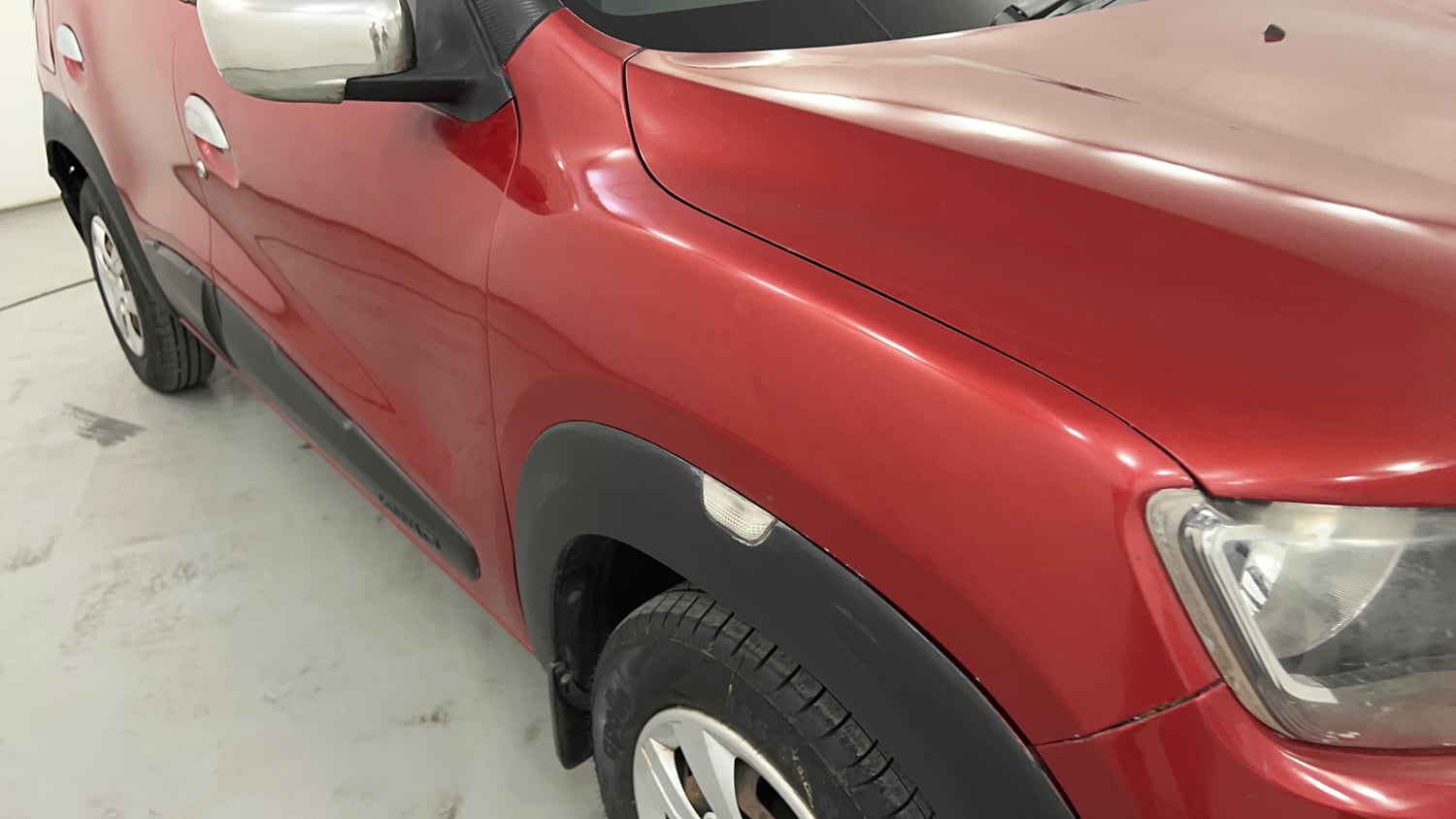 Used 2017 Renault Kwid RXT Petrol Manual dents MINOR SCRATCH