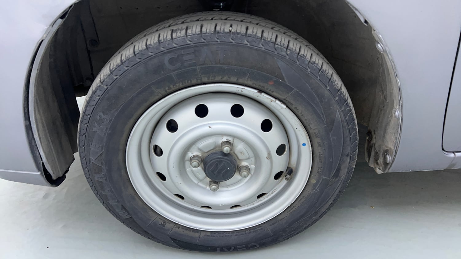 Used 2012 Maruti Suzuki Wagon R 1.0 LXi CNG Cng Manual tyres LEFT FRONT TYRE RIM VIEW