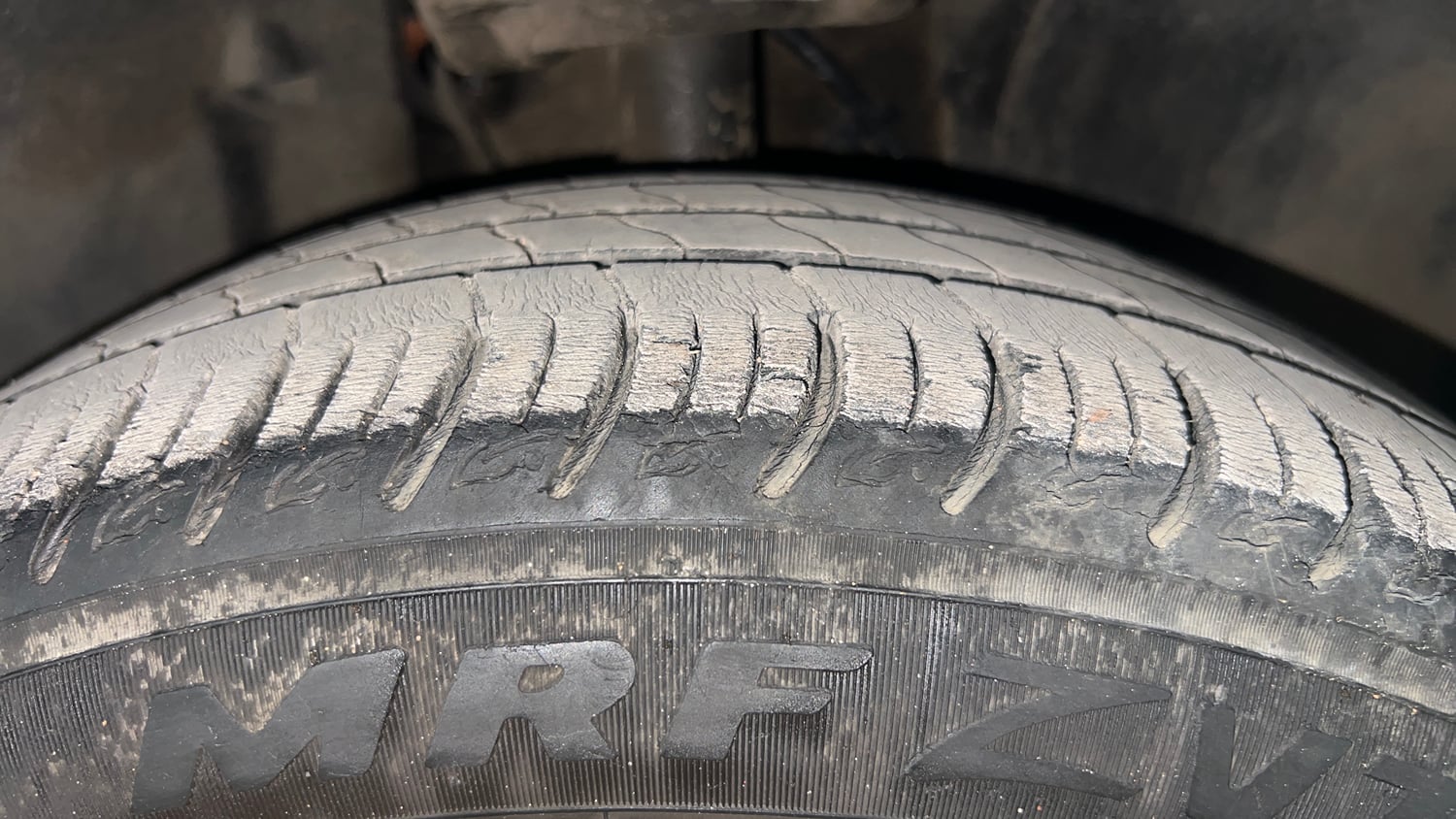 Used 2021 Tata Altroz XZ Petrol Petrol Manual tyres RIGHT FRONT TYRE TREAD VIEW