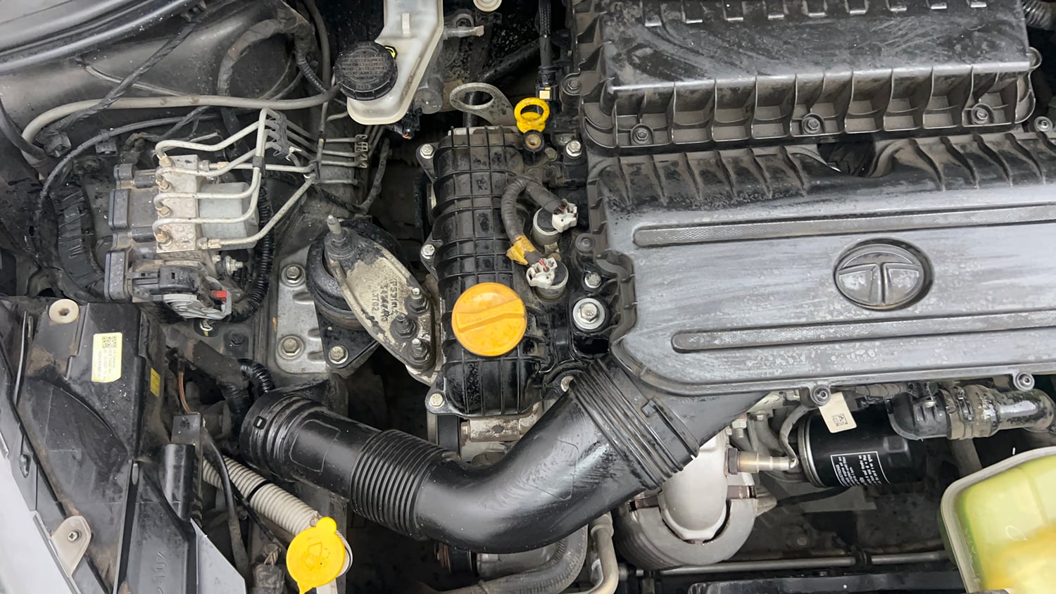 Used 2022 Tata Tiago XZA Plus Petrol Automatic engine ENGINE RIGHT SIDE VIEW