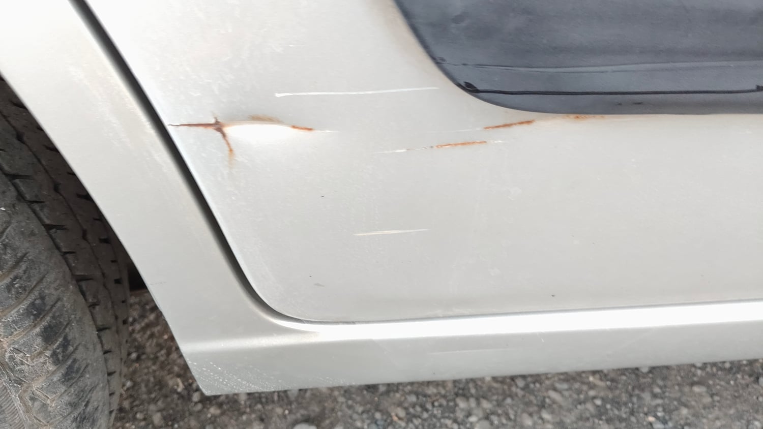 Used 2013 Maruti Suzuki Wagon R VXI Petrol Manual dents MINOR DENT