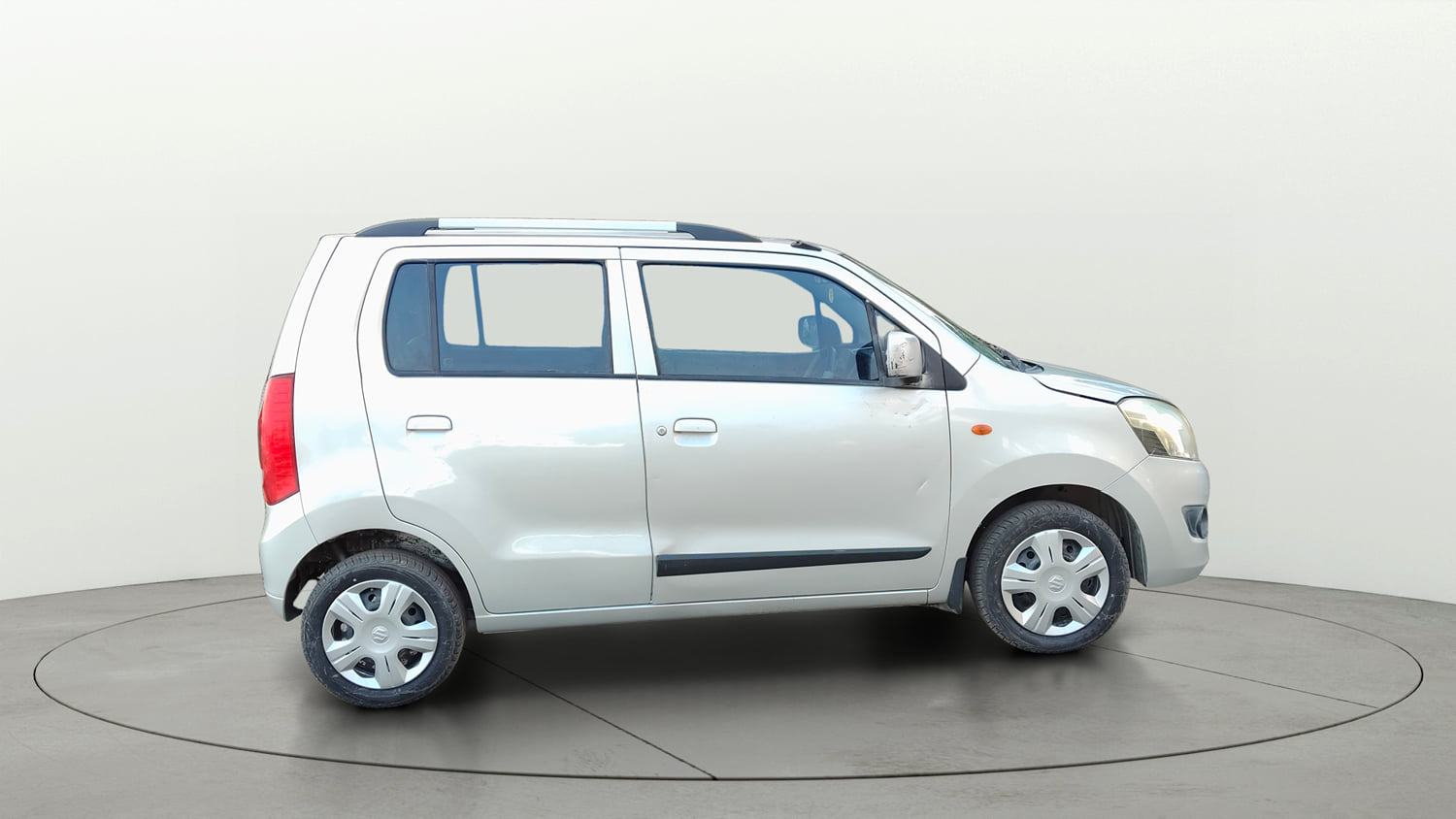 Used 2015 Maruti Suzuki Wagon R VXI Petrol Manual exterior RIGHT SIDE VIEW