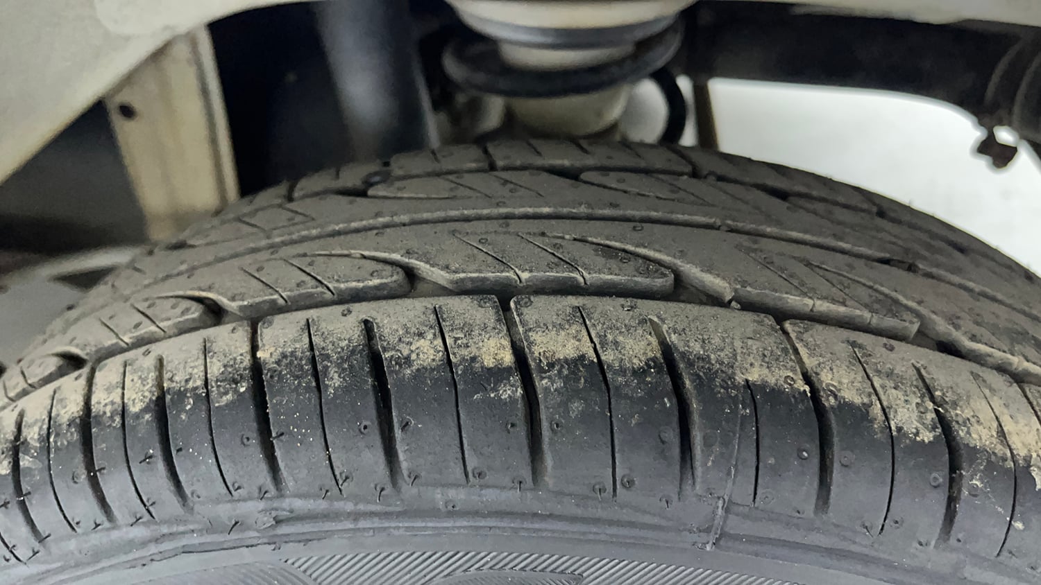 Used 2017 Maruti Suzuki Alto 800 VXi (O) Petrol Manual tyres LEFT REAR TYRE TREAD VIEW