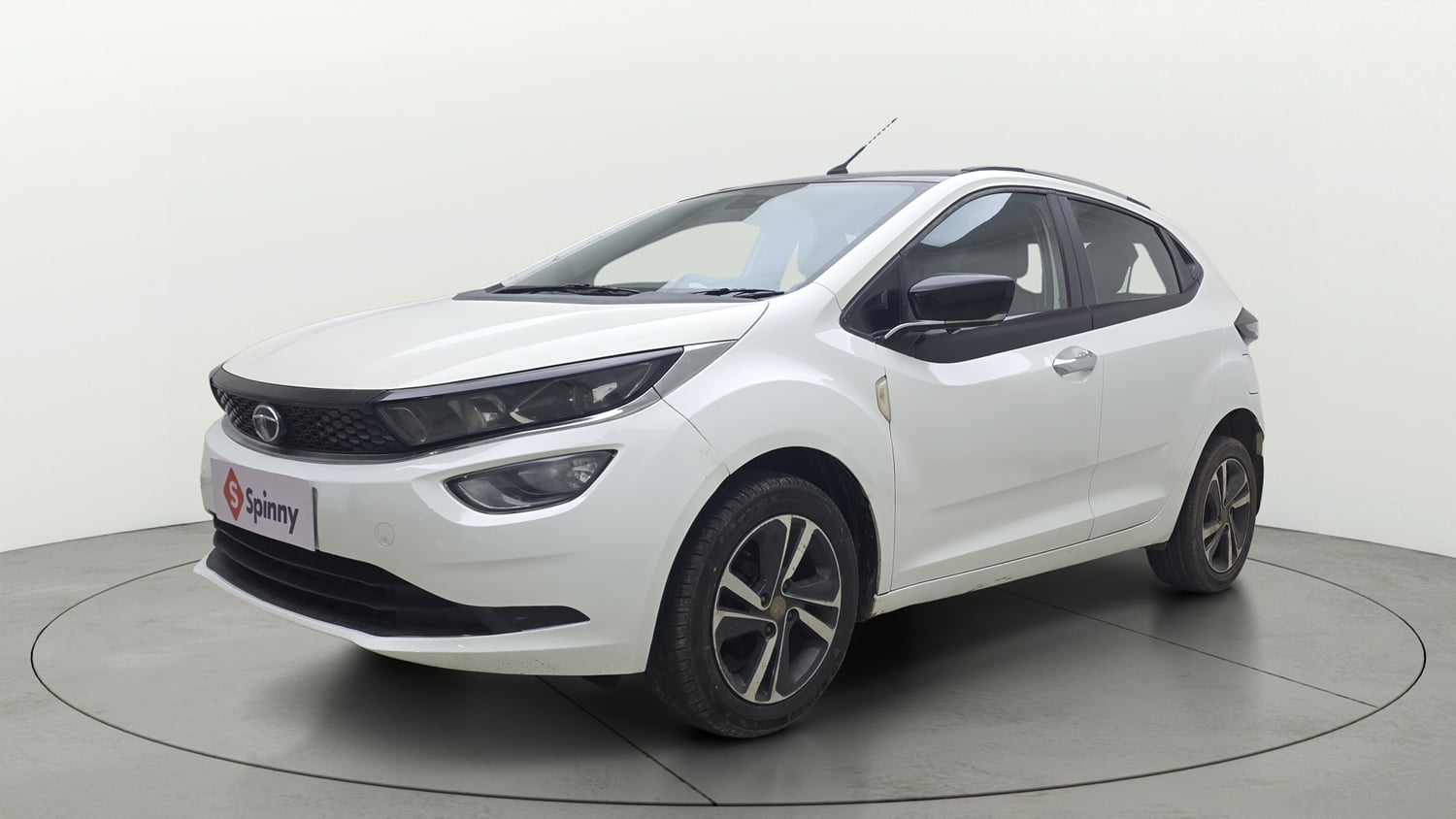 Used 2020 Tata Altroz XZ Petrol Petrol Manual exterior LEFT FRONT CORNER VIEW