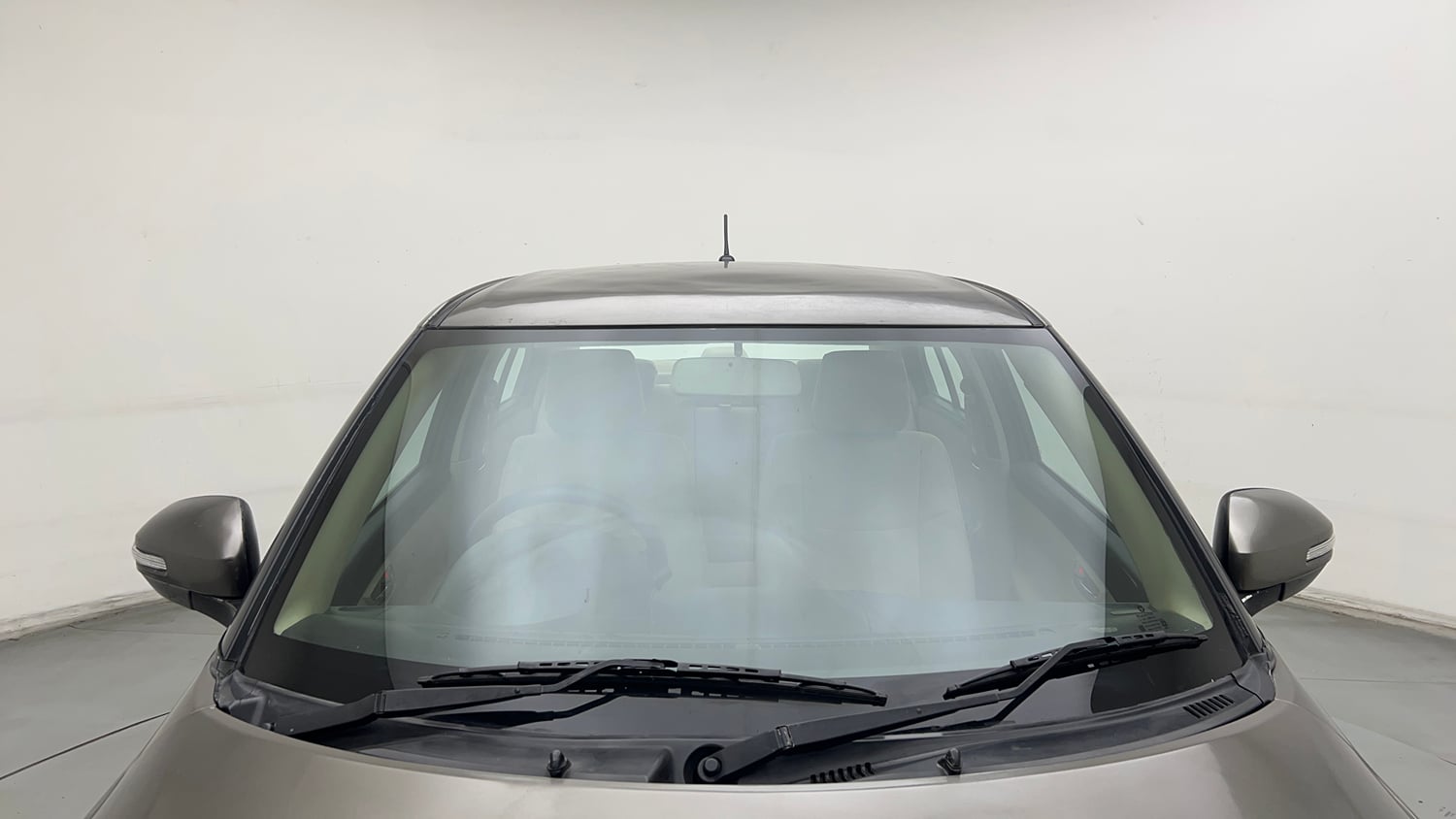 Used 2015 Maruti Suzuki Swift Dzire VXI Petrol Manual exterior FRONT WINDSHIELD VIEW