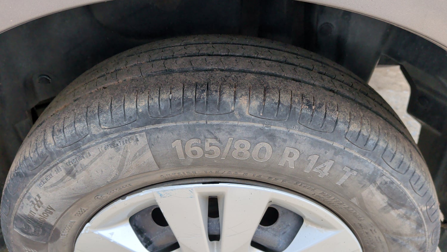 Used 2014 Maruti Suzuki Swift Dzire VXI Petrol Manual tyres LEFT REAR TYRE TREAD VIEW