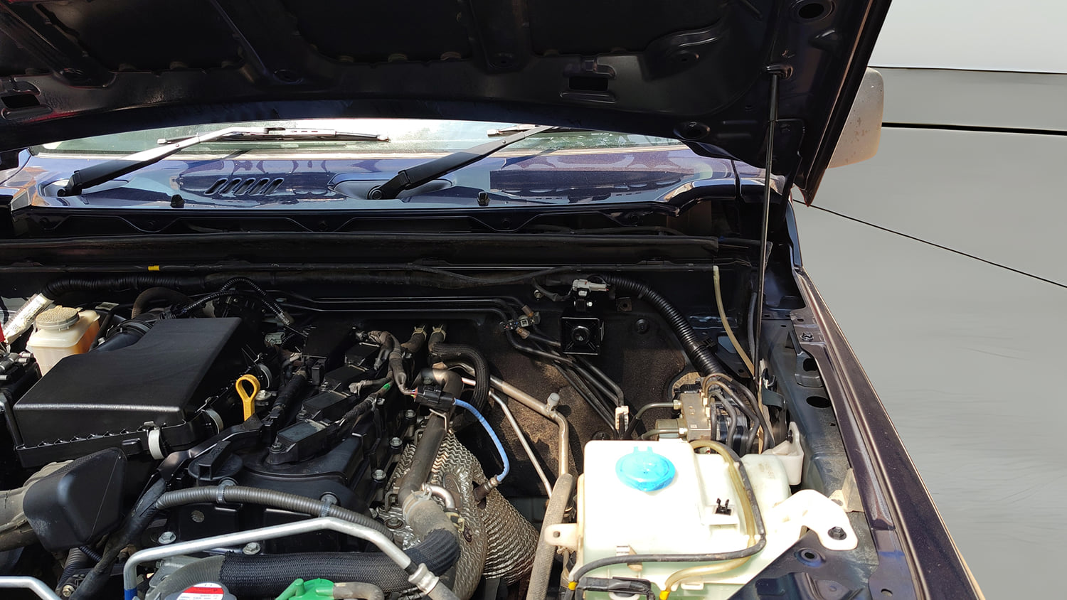 Used 2024 Maruti Suzuki Jimny Zeta MT Petrol Manual engine ENGINE LEFT SIDE HINGE & APRON VIEW