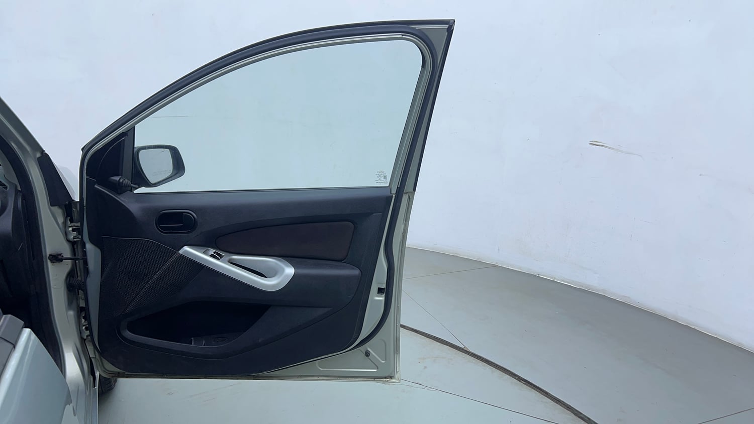 Used 2012 Ford Figo Duratec Petrol ZXI 1.2 Petrol Manual interior RIGHT FRONT DOOR OPEN VIEW