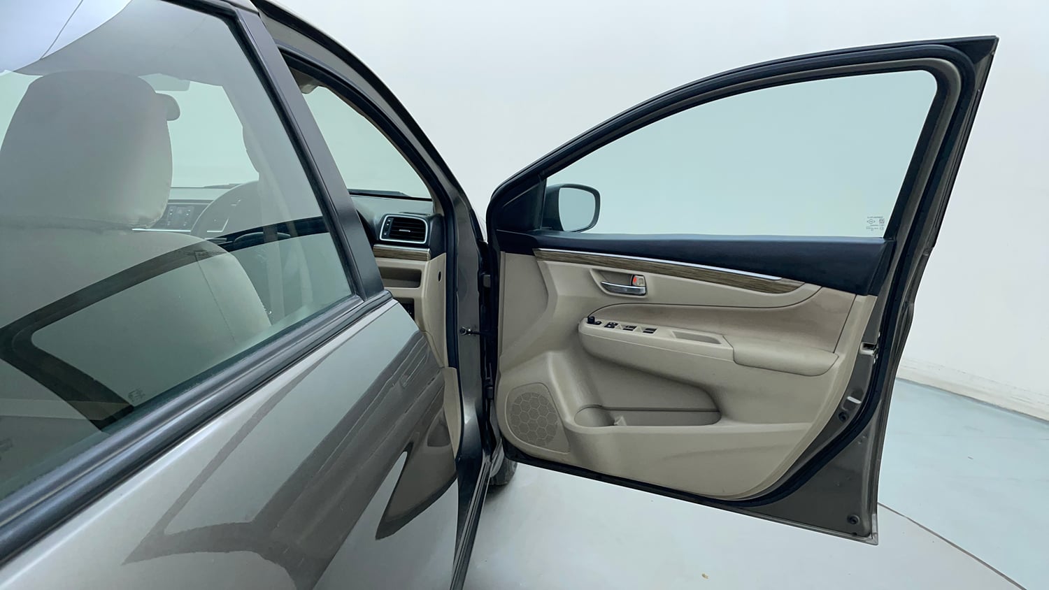 Used 2022 Maruti Suzuki Ciaz Zeta 1.5 Petrol Manual interior RIGHT FRONT DOOR OPEN VIEW