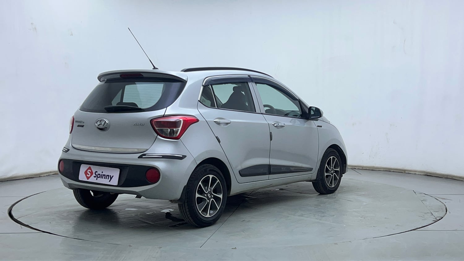 Used 2018 Hyundai Grand i10 Asta 1.2 Kappa VTVT Petrol Manual exterior RIGHT REAR CORNER VIEW