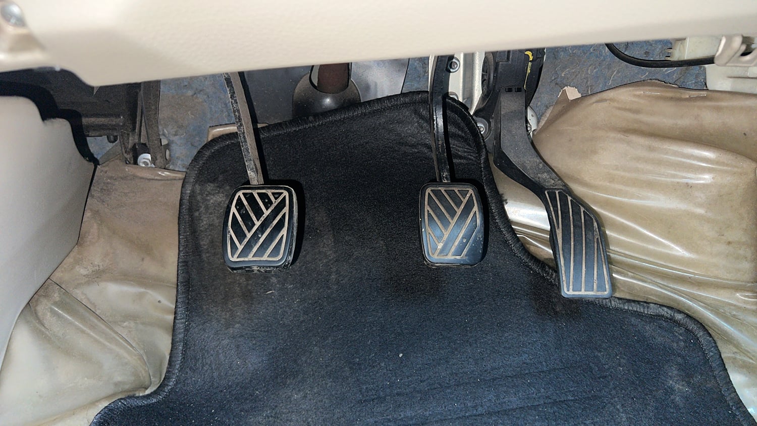 Used 2012 Maruti Suzuki Swift Dzire VXI Petrol Manual interior PEDALS VIEW