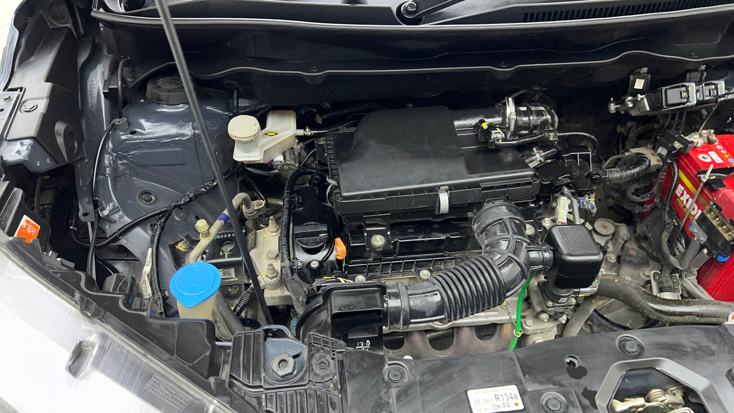 Used 2022 Maruti Suzuki XL6 Zeta MT Petrol Petrol Manual engine ENGINE RIGHT SIDE VIEW