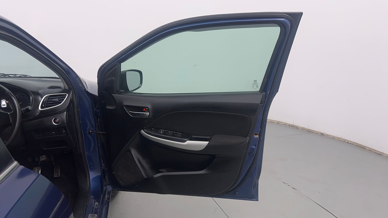 Used 2018 Maruti Suzuki Baleno Zeta 1.2 Petrol Manual interior RIGHT FRONT DOOR OPEN VIEW