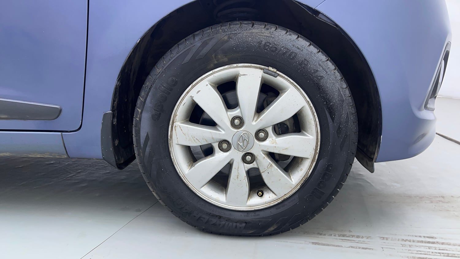 Used 2015 Hyundai Xcent SX 1.2 Petrol Manual tyres RIGHT FRONT TYRE RIM VIEW