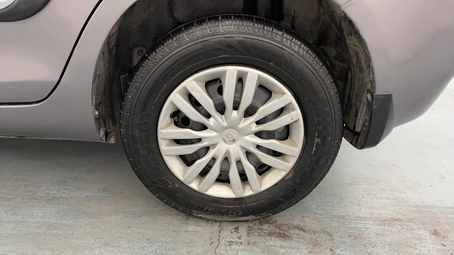 Used 2014 Maruti Suzuki Swift Dzire VDI Diesel Manual tyres LEFT REAR TYRE RIM VIEW