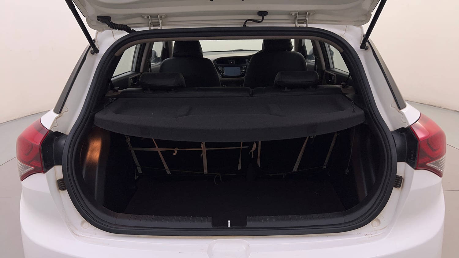 Used 2017 Hyundai Elite i20 Asta 1.2 (O) Petrol Manual interior DICKY INSIDE VIEW