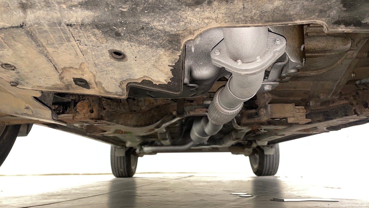 Used 2021 Tata Nexon XM (S) Petrol Manual extra FRONT LEFT UNDERBODY VIEW