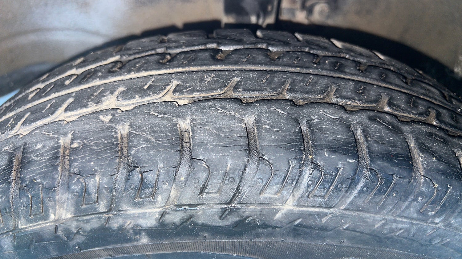 Used 2018 Maruti Suzuki Wagon R LXI Petrol Manual tyres LEFT FRONT TYRE TREAD VIEW