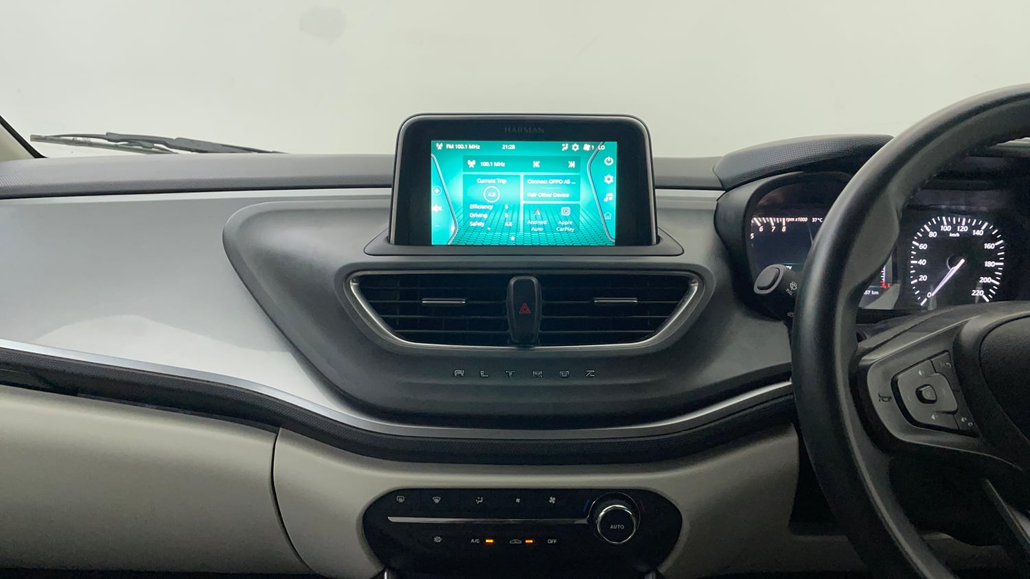 Used 2023 Tata Altroz XZ Plus (S) Petrol Manual interior MUSIC SYSTEM & AC CONTROL VIEW