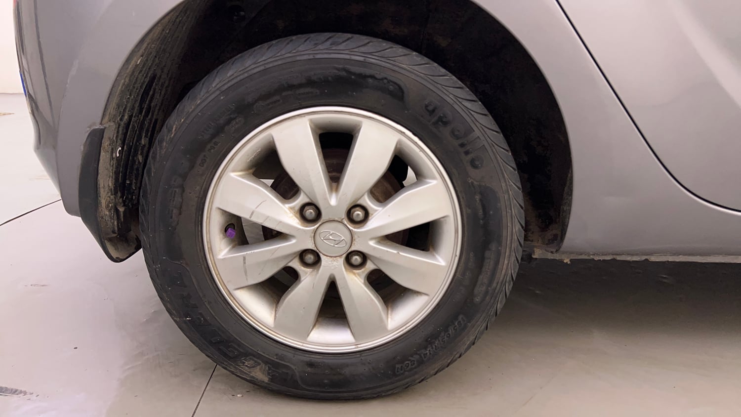 Used 2012 Hyundai i20 Sportz 1.2 Petrol Manual tyres RIGHT REAR TYRE RIM VIEW