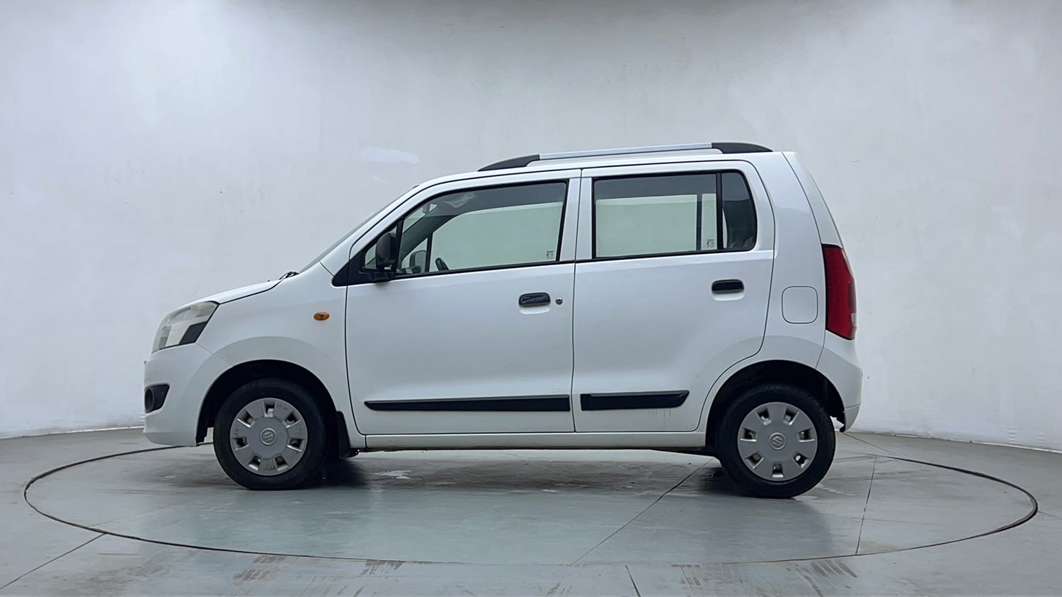 Used 2018 Maruti Suzuki Wagon R LXI Petrol Manual exterior LEFT SIDE VIEW