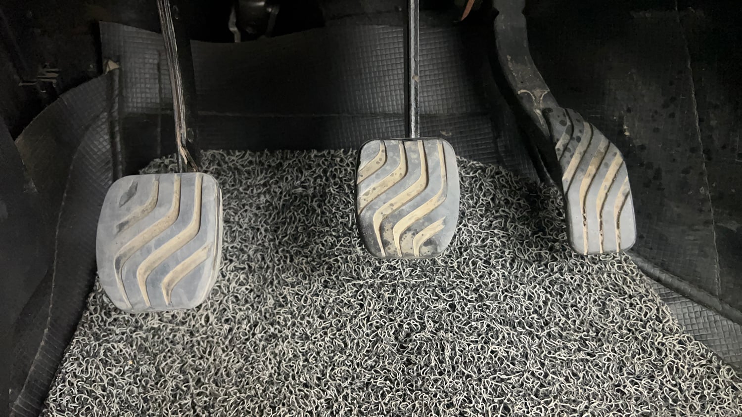 Used 2022 Renault Kwid RXT 1.0 (O) Petrol Manual interior PEDALS VIEW