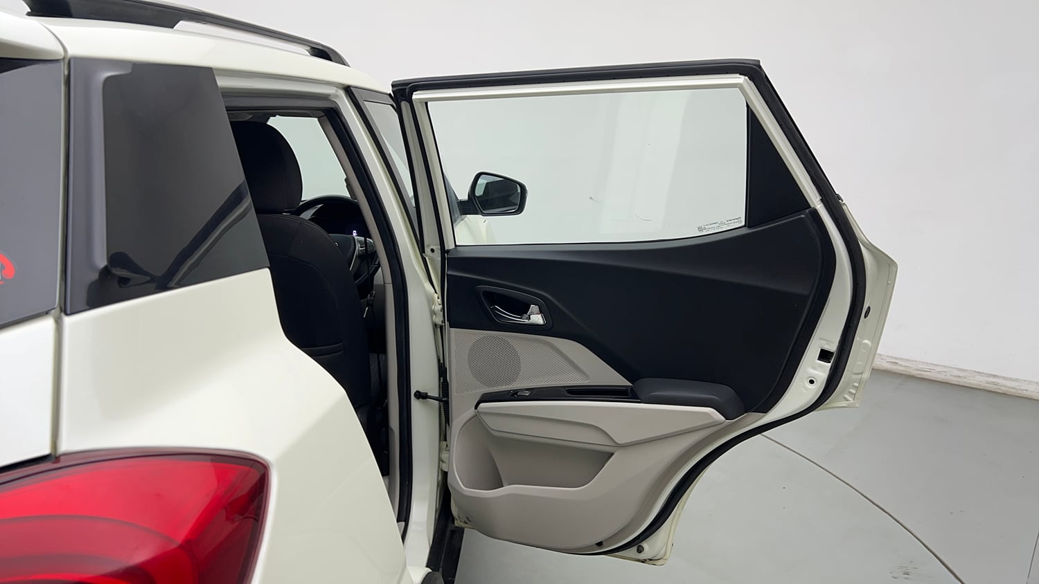 Used 2021 Mahindra XUV 300 W8 1.2 Petrol Petrol Manual interior RIGHT REAR DOOR OPEN VIEW