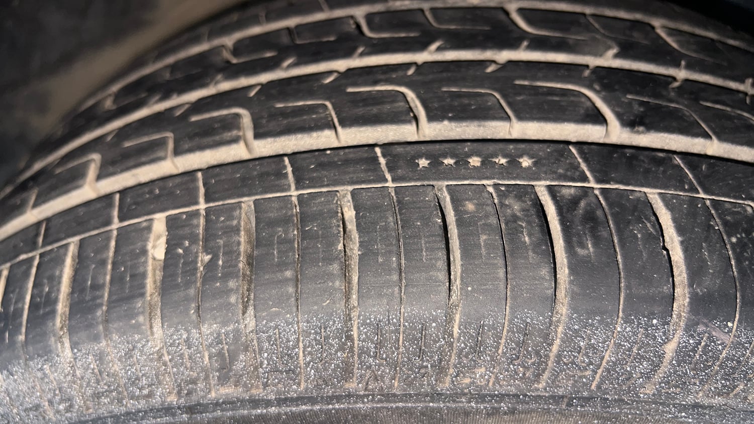 Used 2018 Maruti Suzuki Baleno Zeta 1.2 Petrol Manual tyres RIGHT FRONT TYRE TREAD VIEW
