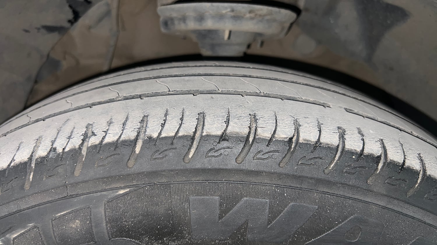 Used 2022 Mahindra XUV 300 W8 1.5 Diesel Diesel Manual tyres LEFT FRONT TYRE TREAD VIEW