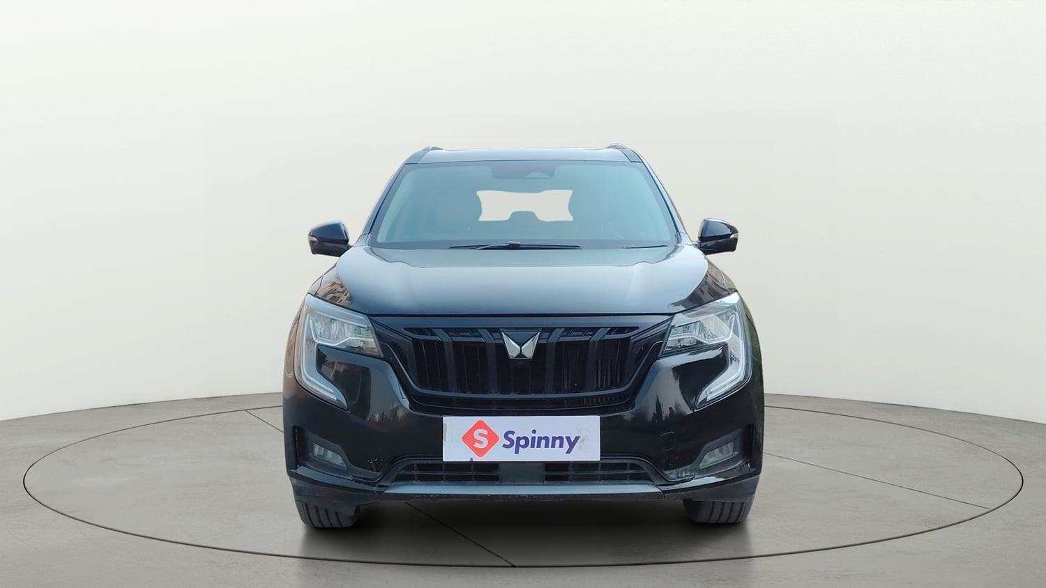 Used 2024 Mahindra XUV700 AX7 Luxury Pack Petrol AT 7 STR Petrol Automatic exterior FRONT VIEW