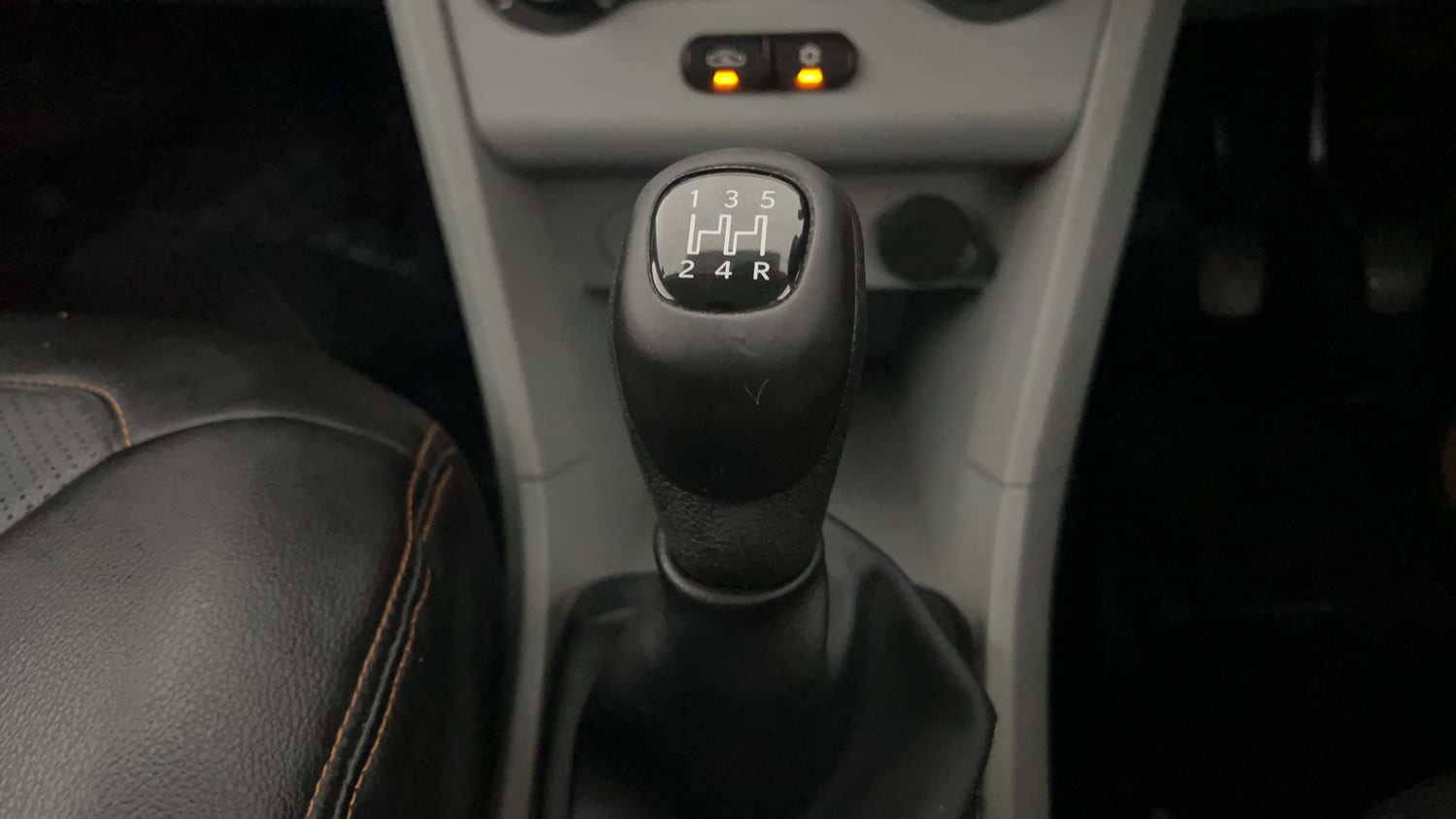 Used 2021 Tata Tiago XZ Petrol Manual interior GEAR  KNOB VIEW