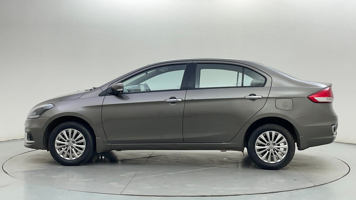 Used 2022 Maruti Suzuki Ciaz Zeta 1.5 Petrol Manual exterior LEFT SIDE VIEW