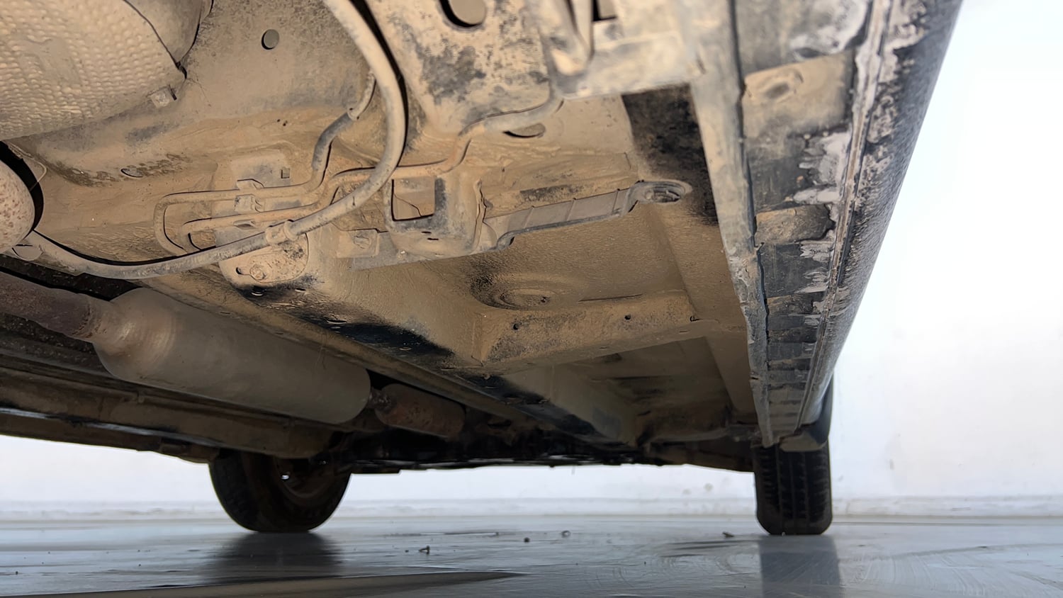 Used 2017 Maruti Suzuki Swift Lxi (O) Petrol Manual extra REAR RIGHT UNDERBODY VIEW