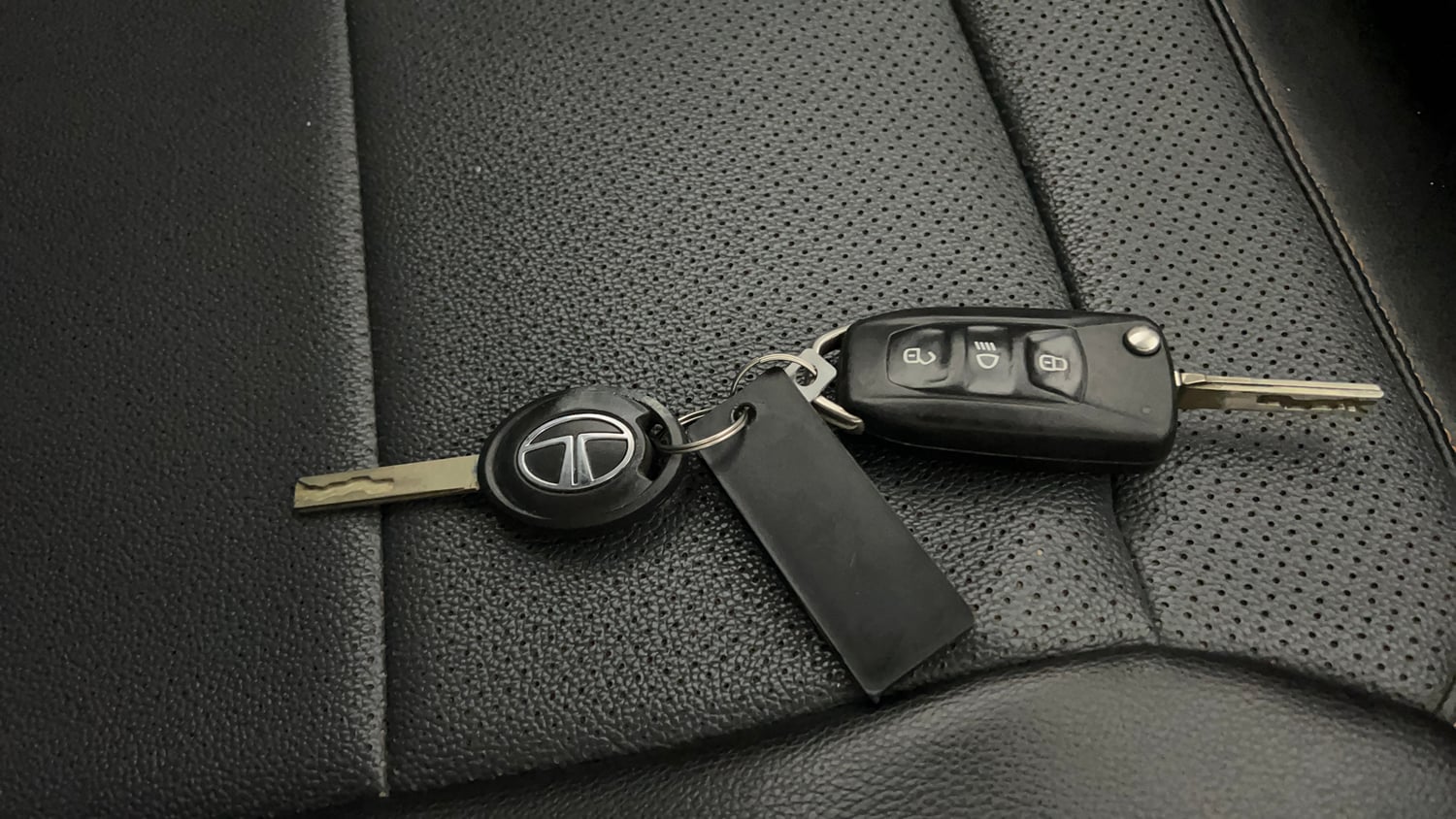 Used 2021 Tata Tiago XZ Petrol Manual extra CAR KEY VIEW