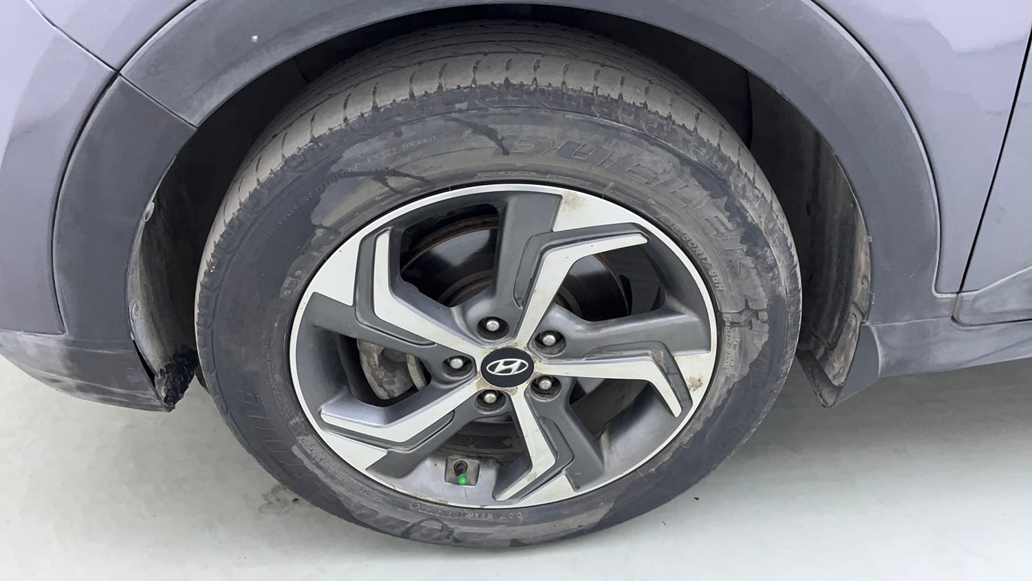 Used 2018 Hyundai Creta SX 1.6 CRDI (O) Diesel Manual tyres LEFT FRONT TYRE RIM VIEW